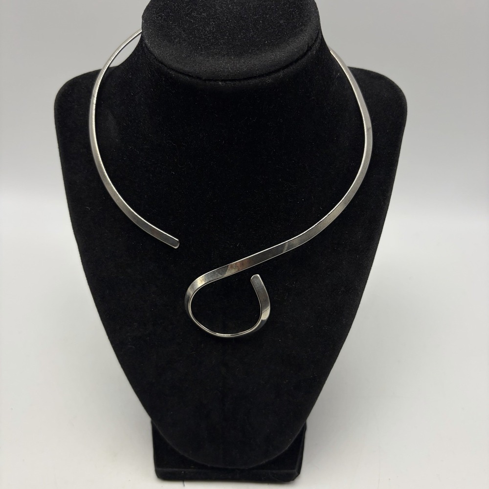 Sterling Swirl Shape Collar Necklace Choker Silver 925 Classic Timeless